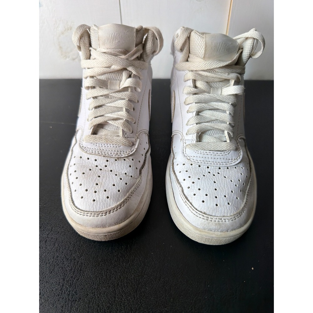 Nike Womens White Leather Court Borough Mid 2 Sneaker CD5436-100 Size 6